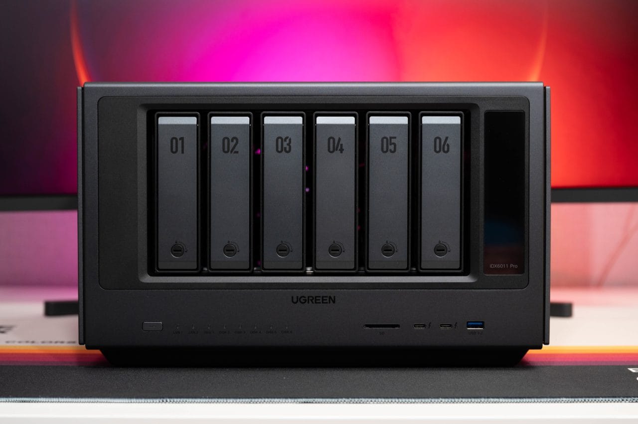 UGREEN NASync iDX6011 Pro Front