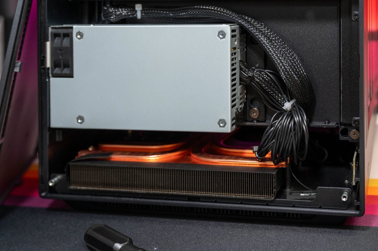 UGREEN NASync iDX6011 Pro Seitenverkleidung