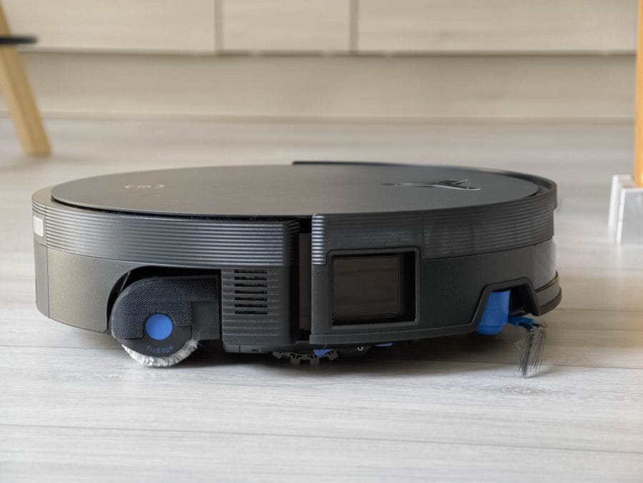 ECOVACS DEEBOT X12 OmniCyclone Saugroboter seitlich