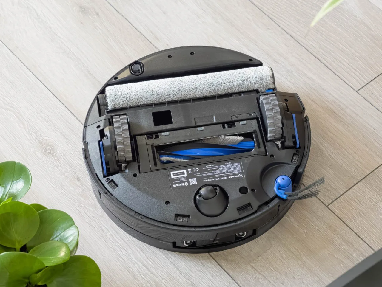 ECOVACS DEEBOT X12 OmniCyclone Robot Süpürge ve Paspas Rulosu