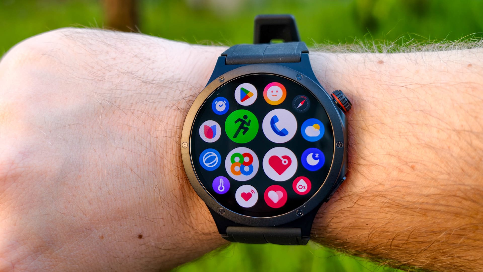 OnePlus Watch 4 Review Hero