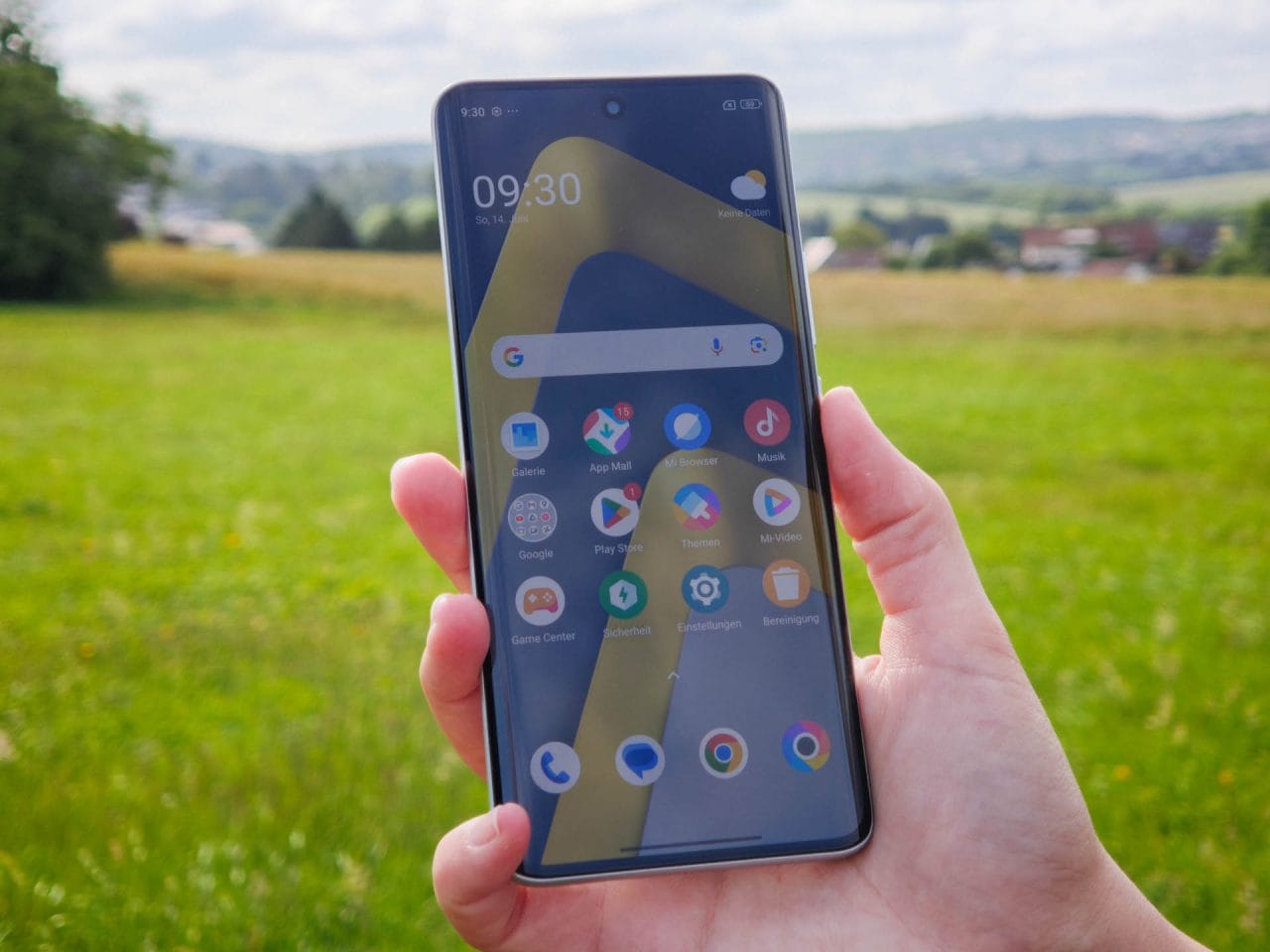 POCO M8 5G AMOLED Display