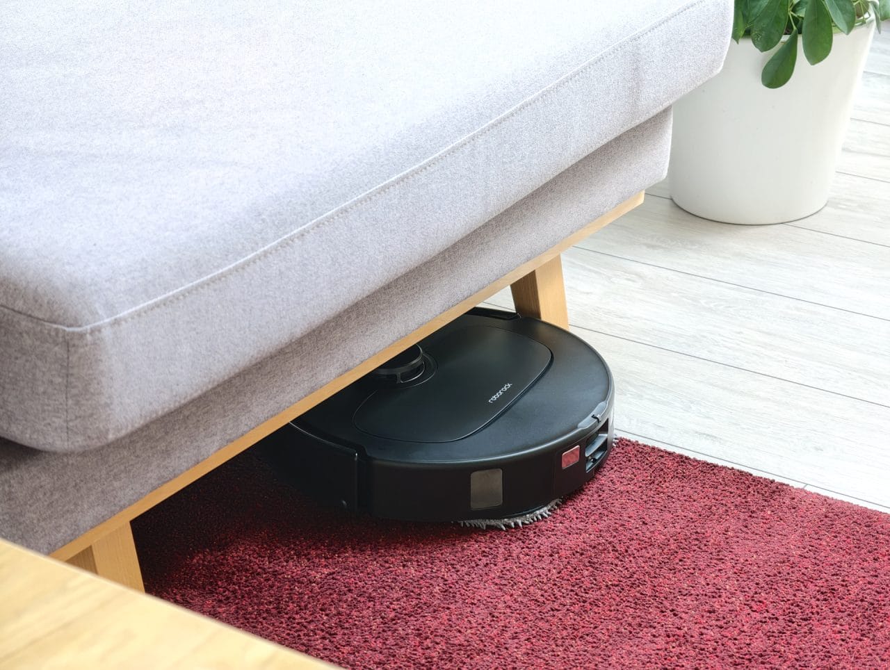 Roborock Qrevo S Pro auf Teppich