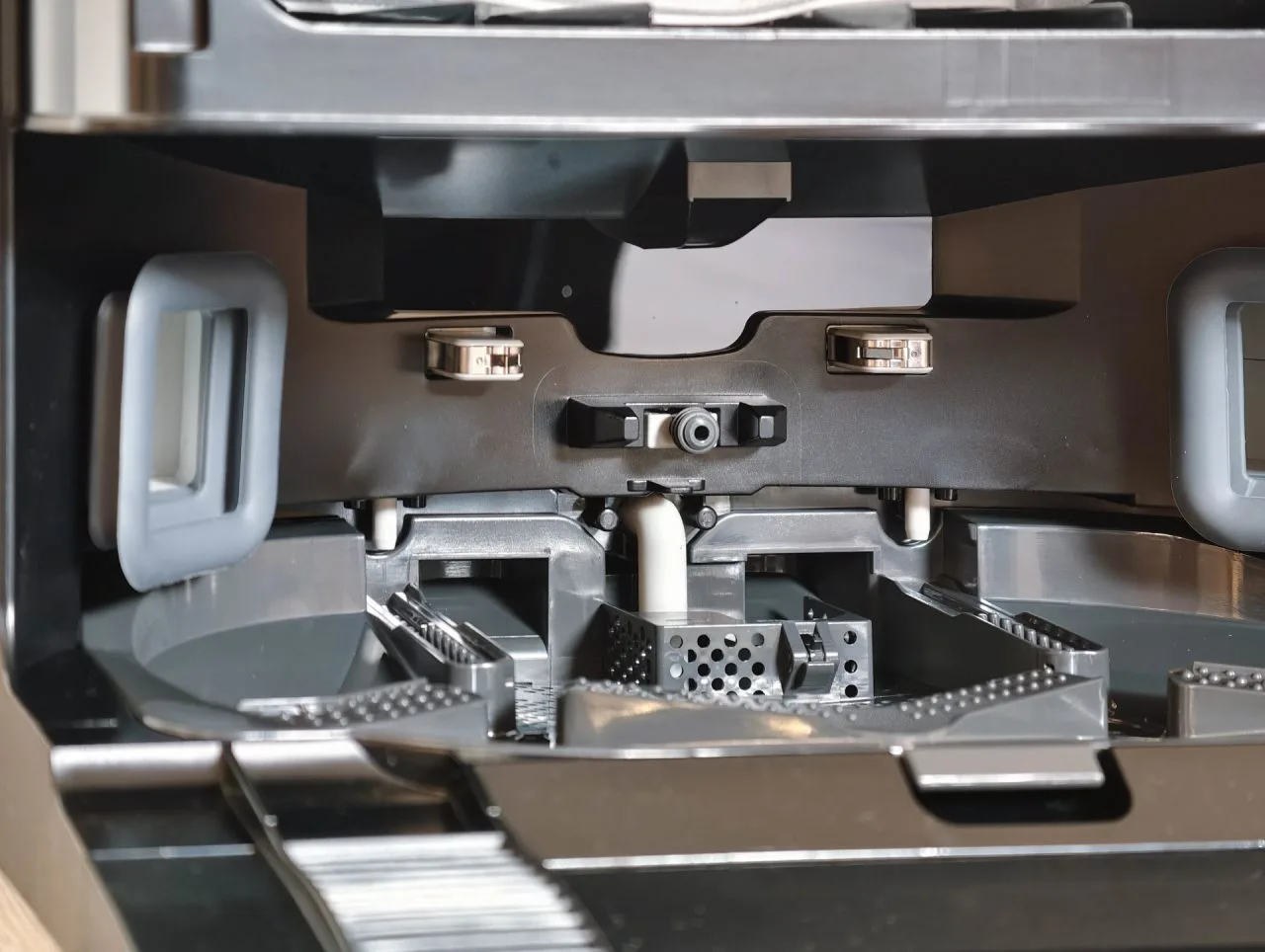 Roborock Qrevo S Pro mopping plate