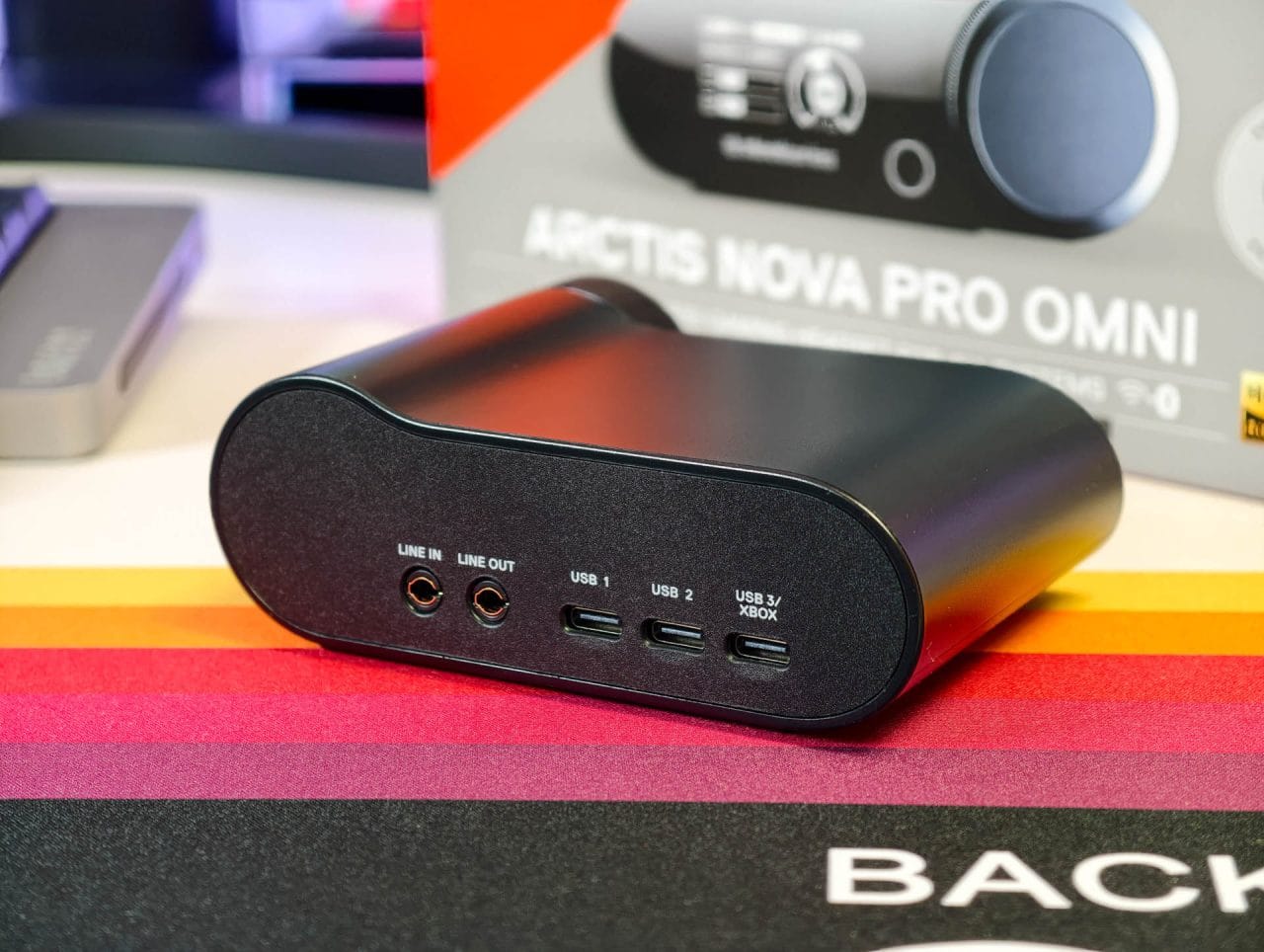 SteelSeries Arctis Nova Pro Omni GameHub von hinten