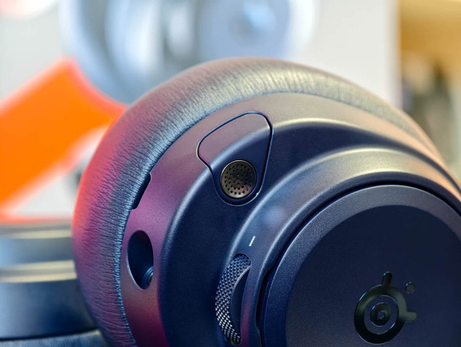 SteelSeries Arctis Nova Pro Omni Mikrofon eingefahren