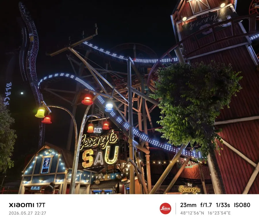 Zkušební snímek hlavního fotoaparátu Xiaomi 17T na noční horské dráze