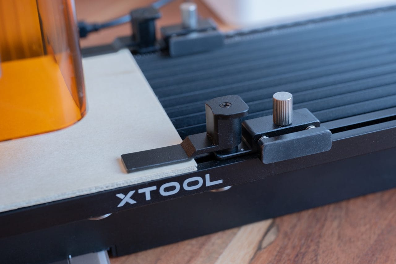 xTool F2 Slider Extension mit Sperrholz