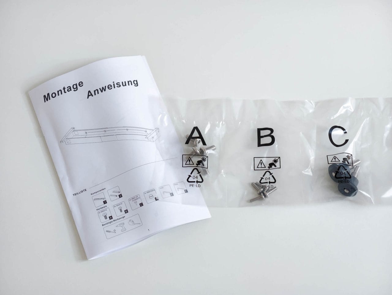Aufbauanleitung und alphabetisch sortierte Schrauben des Esslinger VexelLine