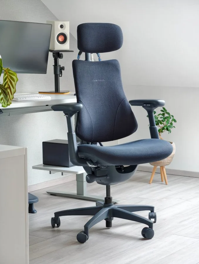 LiberNovo Omni front