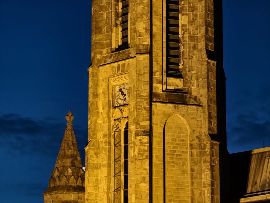 vivo X300 Ultra Telekamera Nacht Aufnahme Kirche