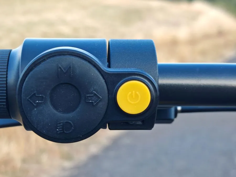 Xiaomi Electric Scooter 6 Ultra handlebar controls