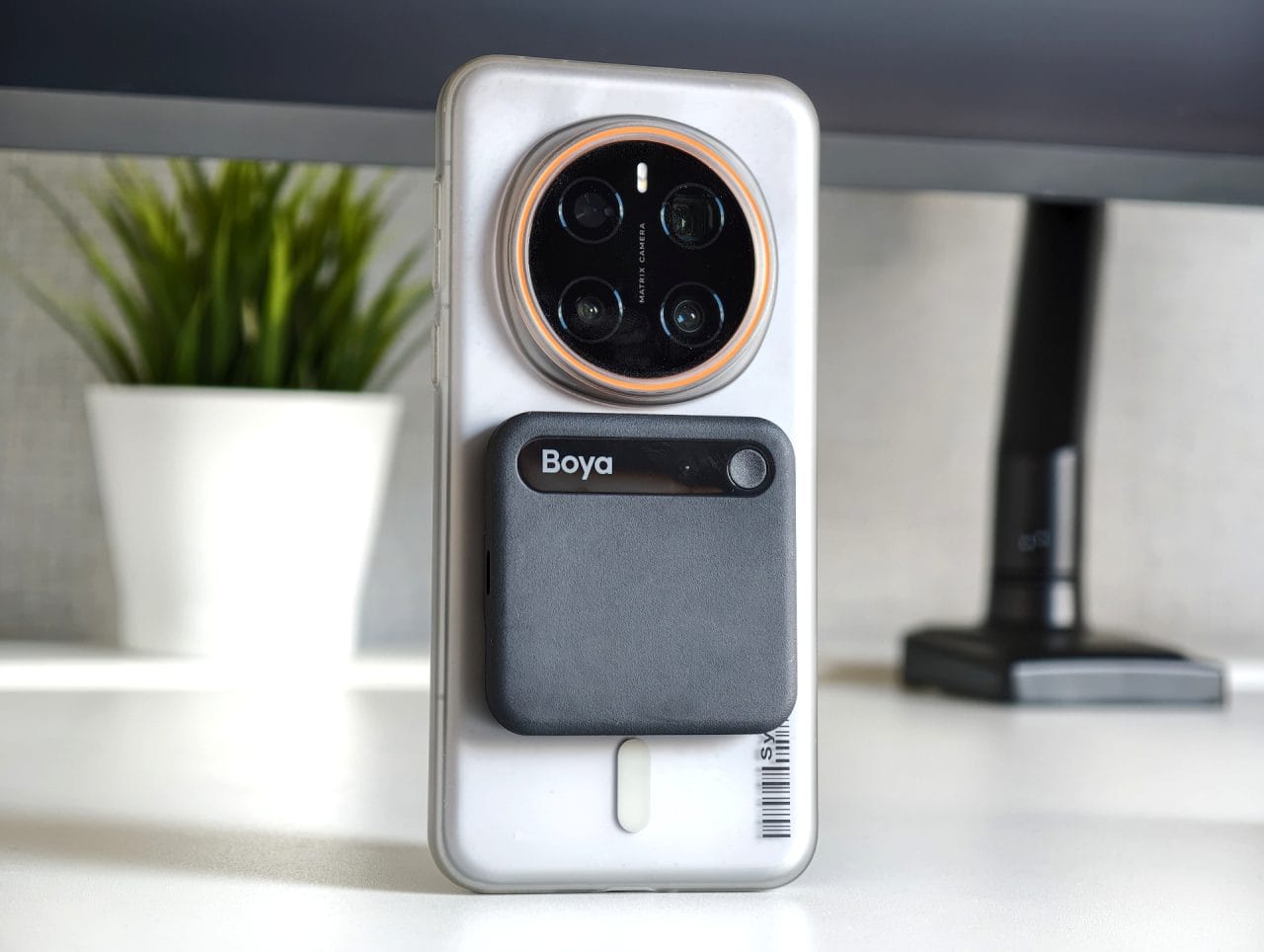 Boya Notra Neo am Smartphone