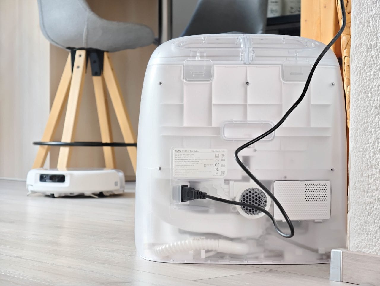 DJI ROMO P2 Rückseite mit Kabel