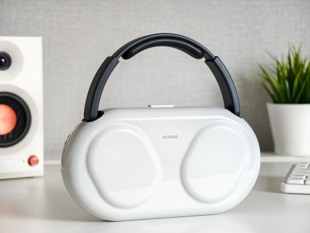 Nothing Headphone (1) Pro Case geschlossen