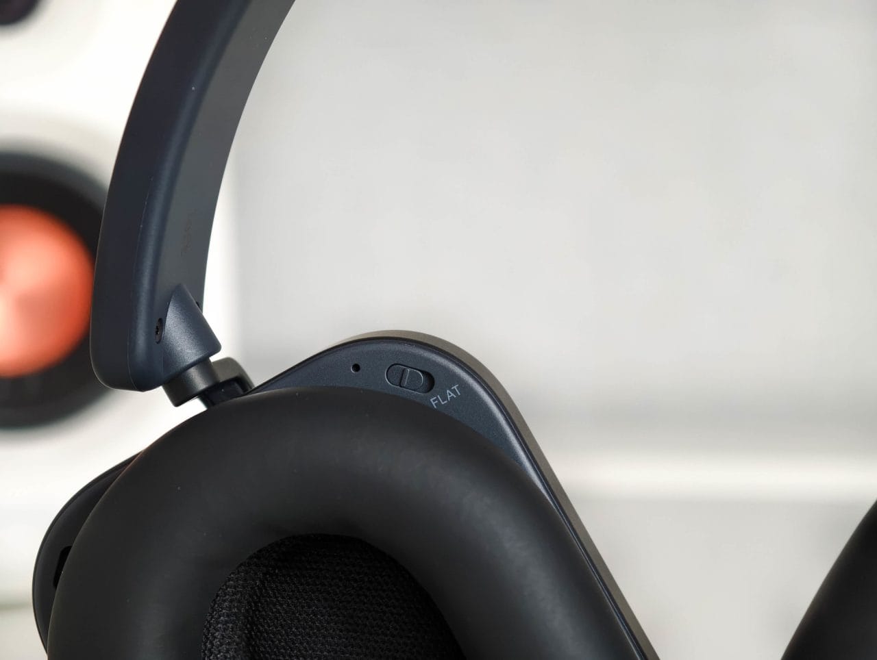 Nothing Headphone (1) Pro FLAT Schalter