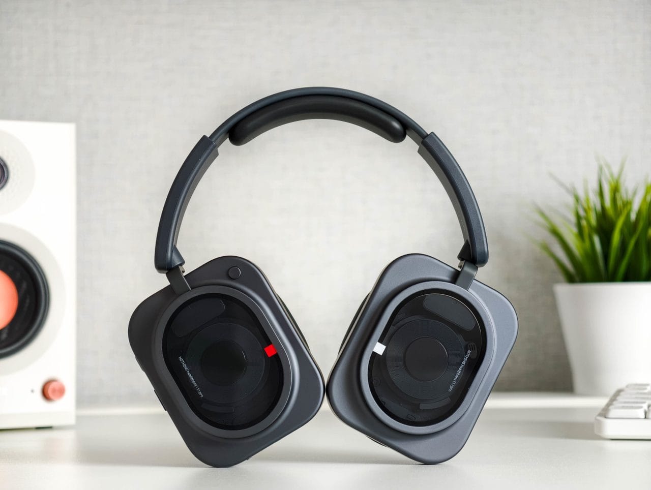 Nothing Headphone (1) Pro Front